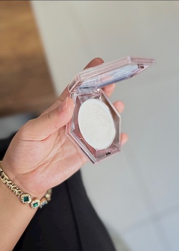 Beden Renk Fenty Beauty aydınlatıcı