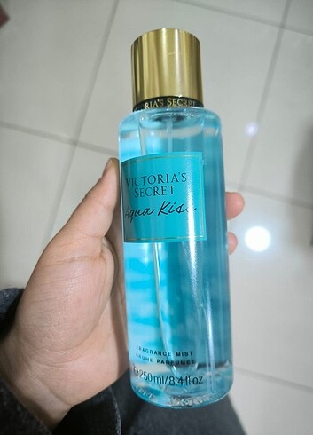 Victoria's secret aqua kiss sprey
