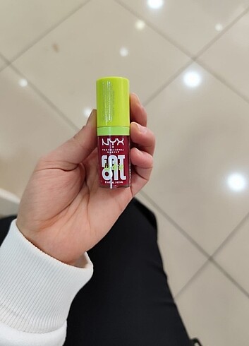 Nyx 04 dudak yağı 
