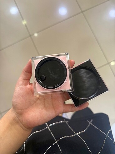 Huda Beauty Huda beauty transparan pudra ????