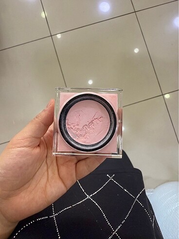 Beden Huda beauty transparan pudra ????