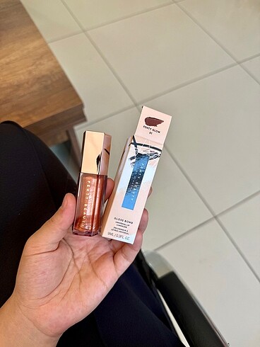 Fenty gloss 01