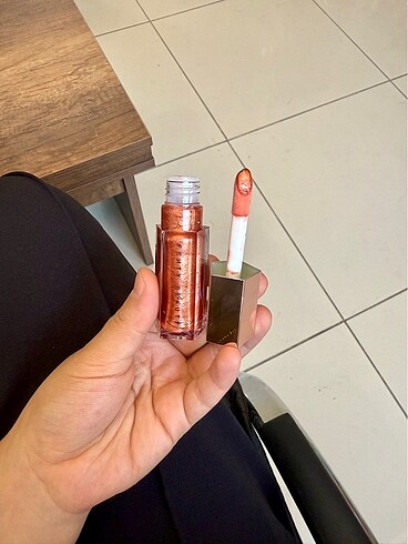Fenty Beauty Fenty gloss 01
