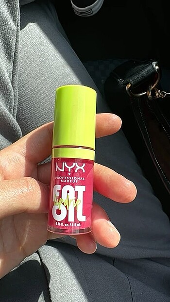 Nyx04 lip oil