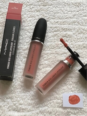 Mac 996 date maker mat bitişli pudralı ruj????