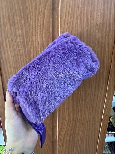 Peluş makyaj çantası