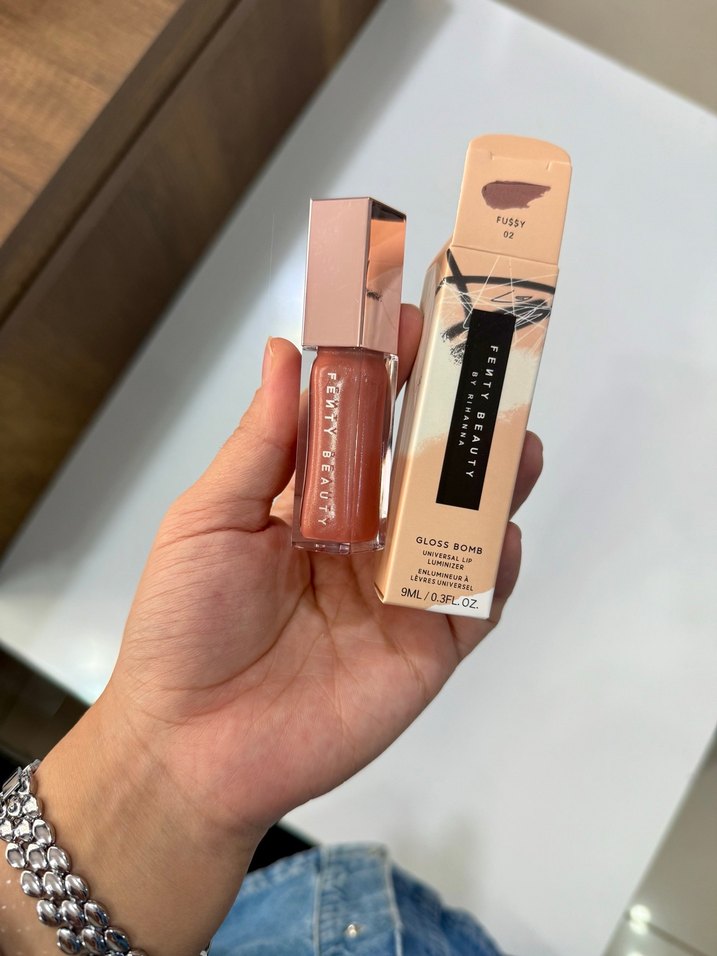 Fenty Beauty fussy 02 gloss - Görsel 2