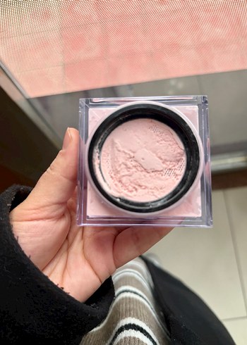 Huda Beauty Easy Bake Pudra - Cherry Blossom Cake - Görsel 2