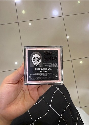 Huda Beauty Easy Bake Loose Pudra - Cherry Blossom Cake - Görsel 2