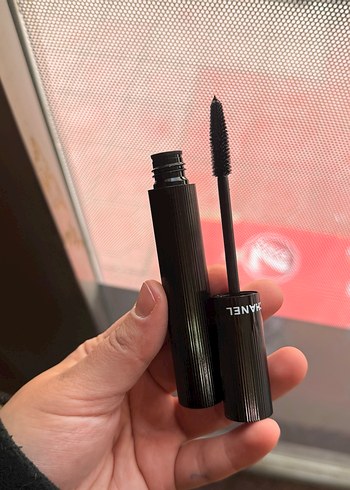 Chanel Le Volume Siyah Maskara 10 Noir - Görsel 2