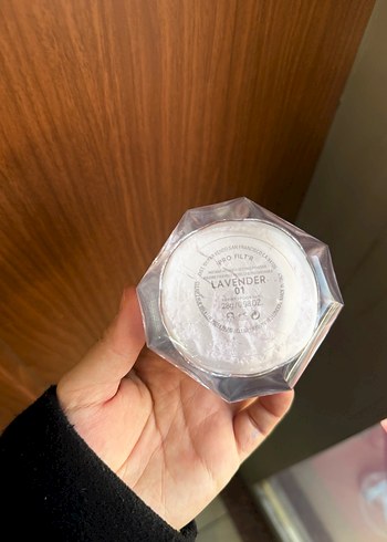 Fenty Beauty Parlak Bej Pudra - Görsel 3