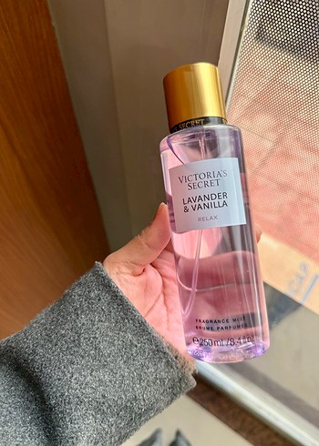 Victoria's Secret Lavander & Vanilla Kadın Parfümü 250 ml - Görsel 2