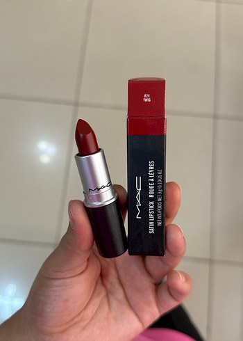  Beden MAC 824 twıg ruj