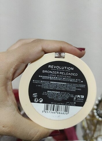  Beden Revolution Baked Bronzer