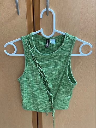 Hm Bağcık Detaylı Crop Üst