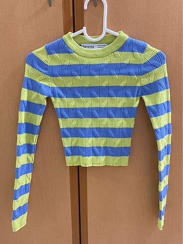 BERSHKA KAZAK XS