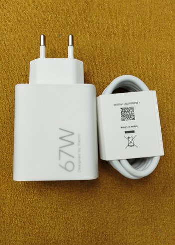 Xiaomi 67 WAT TURBO SANİYE ŞARJ CİHAZI