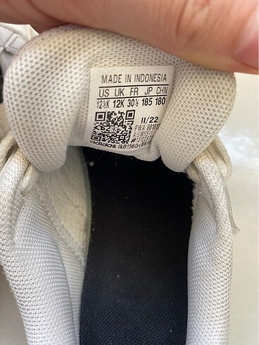 30 Beden beyaz Renk Adidas 30 buçuk çocuk spor ayakkabı
