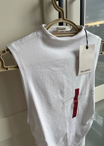 Pull and bear Beyaz Yüksek Yakalı Kadın Atlet - Görsel 2