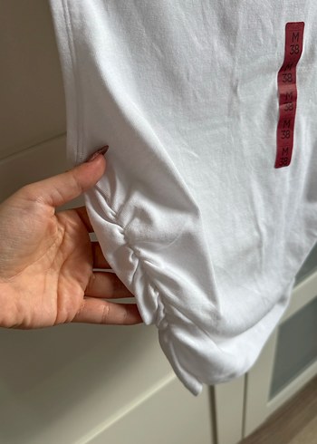 Pull and bear Beyaz Yüksek Yakalı Kadın Atlet - Görsel 3