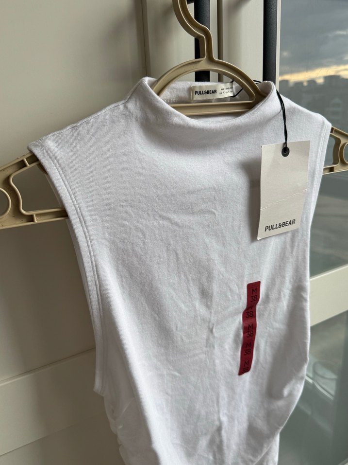 Pull and bear Beyaz Yüksek Yakalı Kadın Atlet - Görsel 2