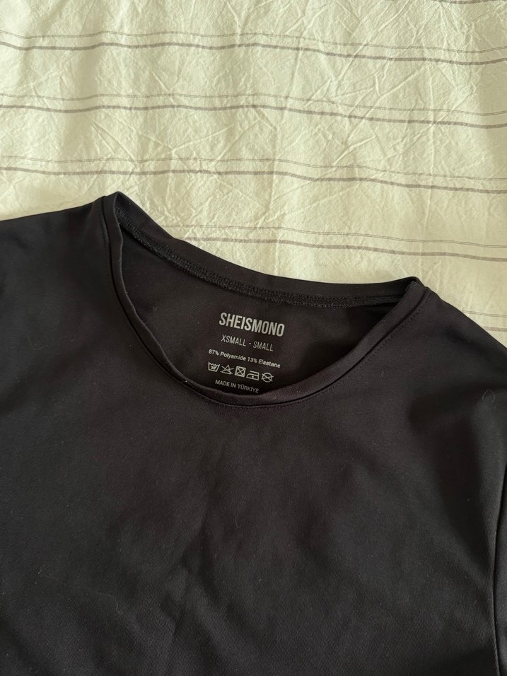 Kadın Siyah Kısa Kollu Crop Top - Görsel 2