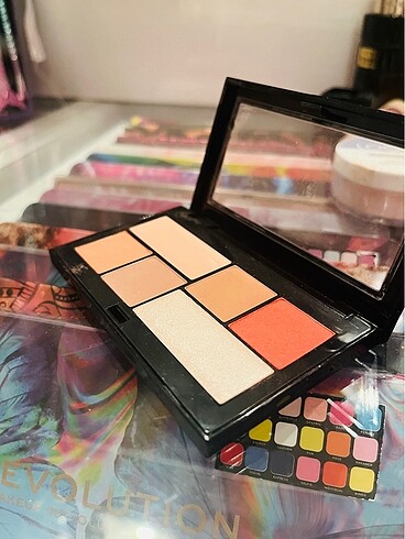 Pastel far,allık,bronzer paletleri