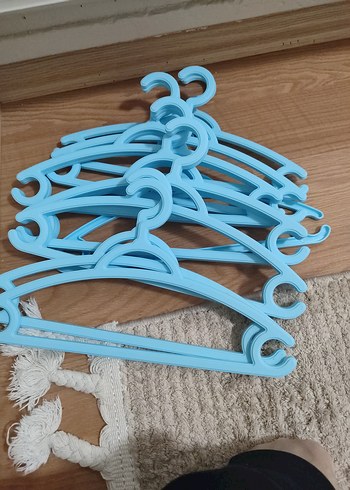 Pastel Renkli Plastik Bebek Askılar Seti - Görsel 5