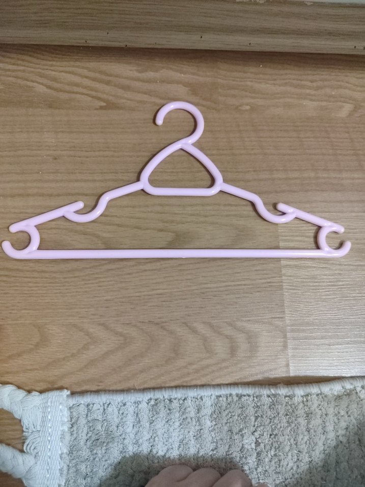 Pastel Renkli Plastik Bebek Askılar Seti - Görsel 3