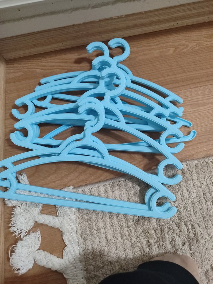 Pastel Renkli Plastik Bebek Askılar Seti - Görsel 5