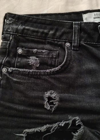 Siyah Yırtık Mini Kot Şort - Görsel 7