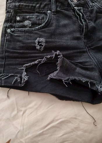 Siyah Yırtık Mini Kot Şort - Görsel 5