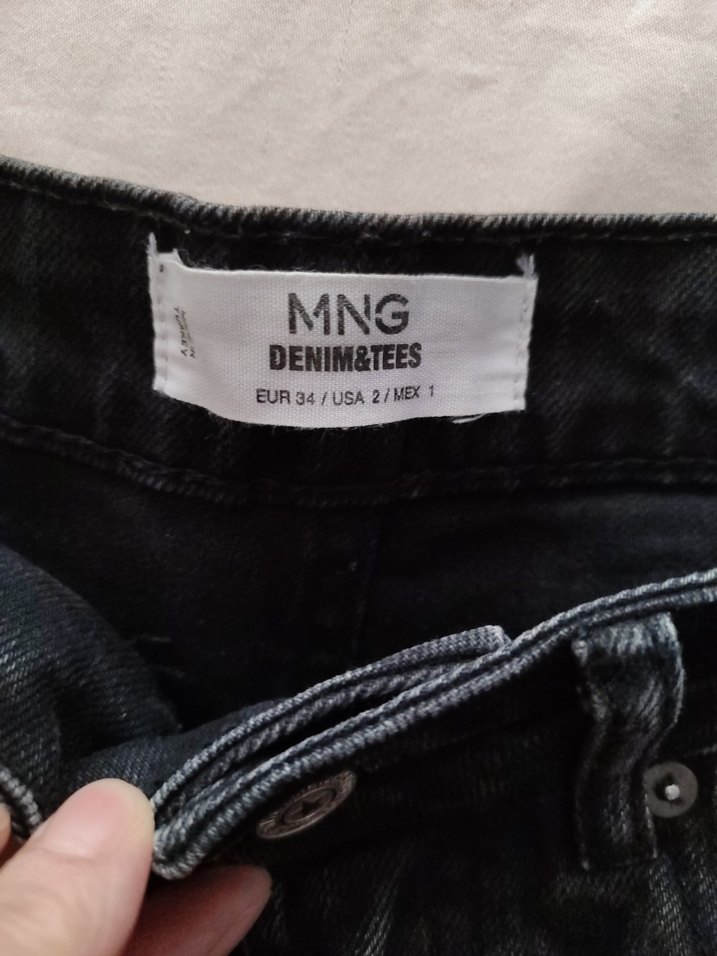 Siyah Yırtık Mini Kot Şort - Görsel 2