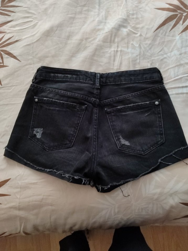 Siyah Yırtık Mini Kot Şort - Görsel 3