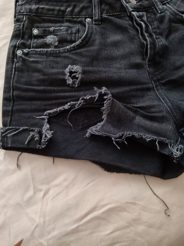 Siyah Yırtık Mini Kot Şort - Görsel 5