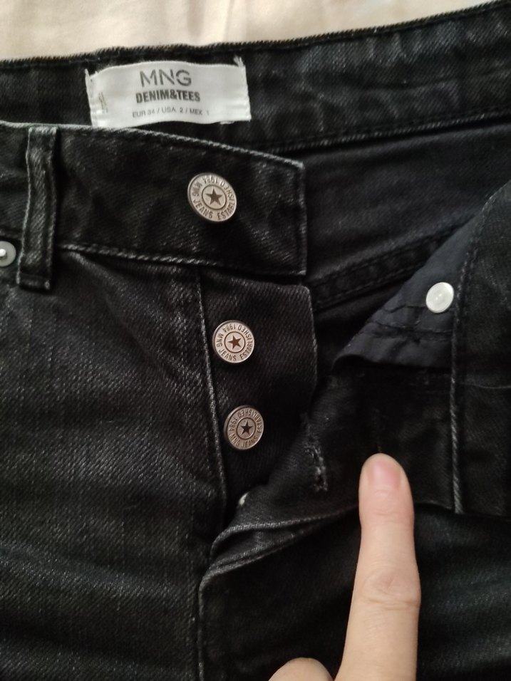 Siyah Yırtık Mini Kot Şort - Görsel 4