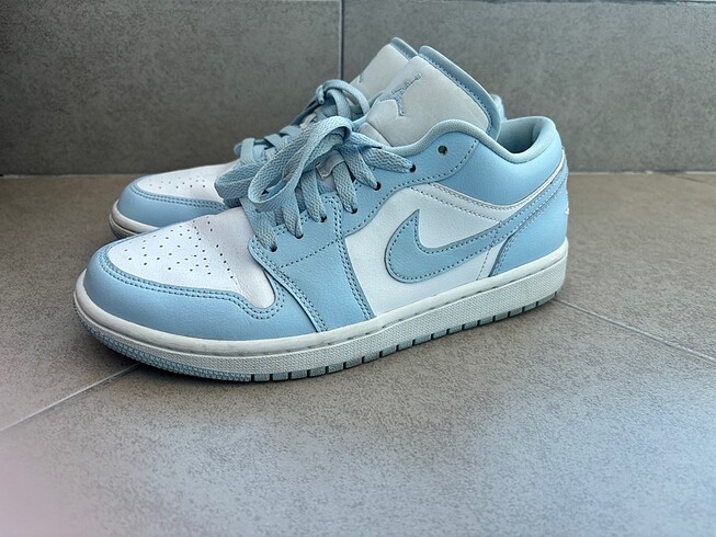 Air Jordan 1 low
