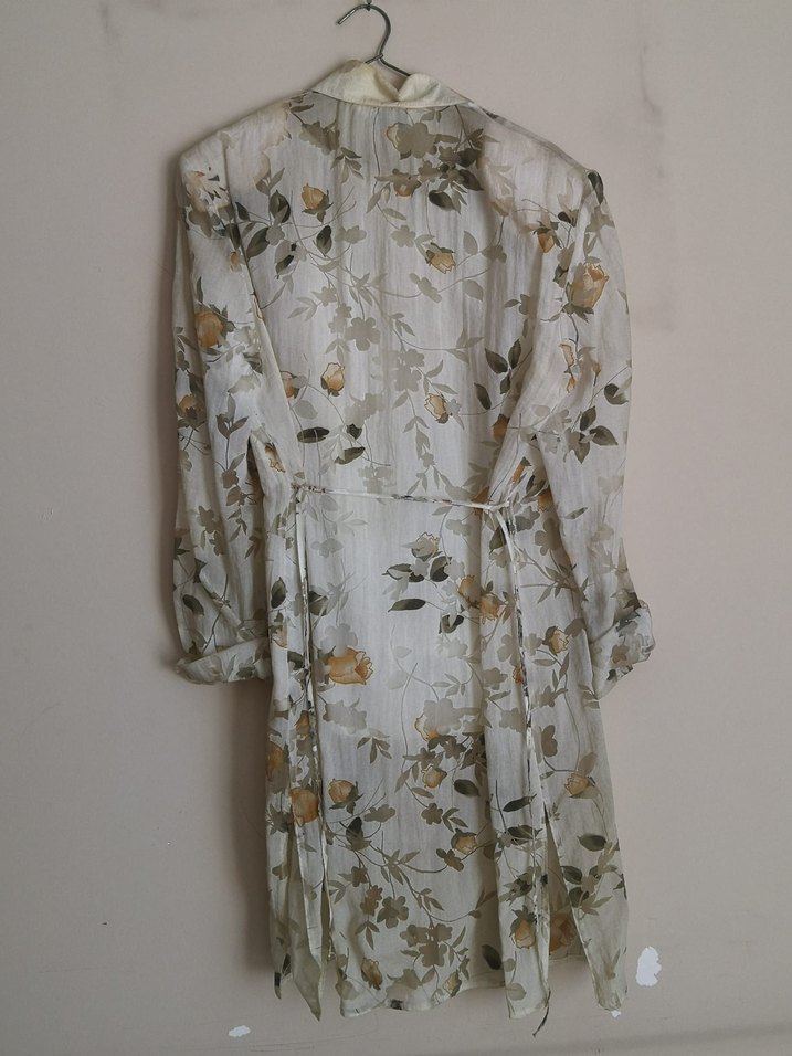 Uzun Kollu Çiçek Desenli Bej Kadın Sabahlık - Görsel 2