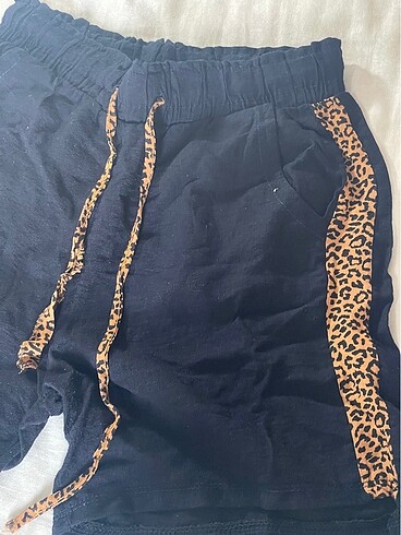 s Beden lacivert Renk Leopar şeritli penye şort