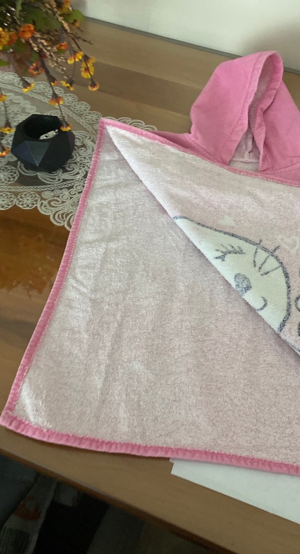 Kız Çocuk Pembe Kapüşonlu Bornoz ve Terlik - Görsel 5