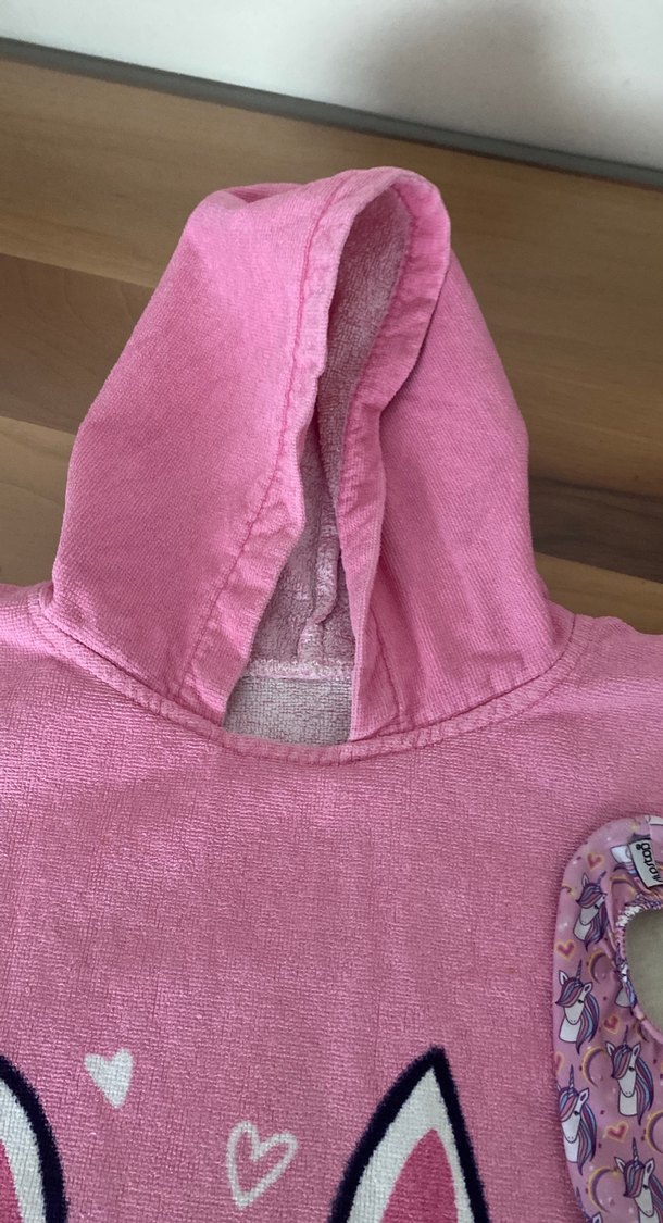 Kız Çocuk Pembe Kapüşonlu Bornoz ve Terlik - Görsel 4