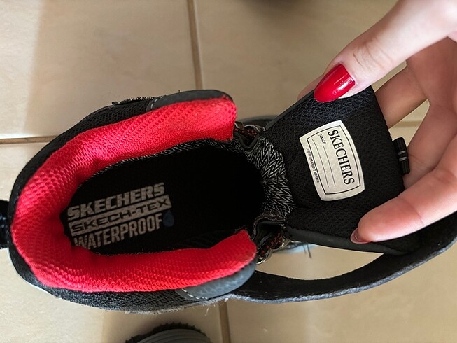 32 Beden siyah Renk Skechers erkek çocuk bot