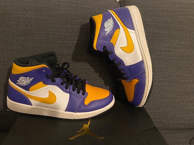 JORDAN 1 MİD LAKERS 43