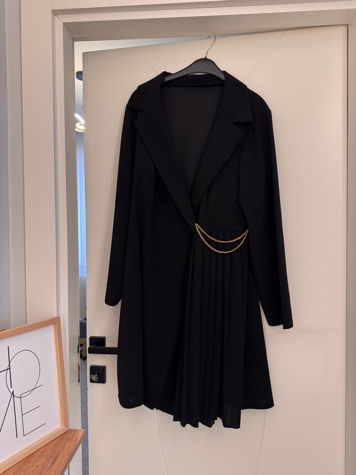 Zincir Detaylı Siyah Uzun Kadın Elbise - Görsel 2