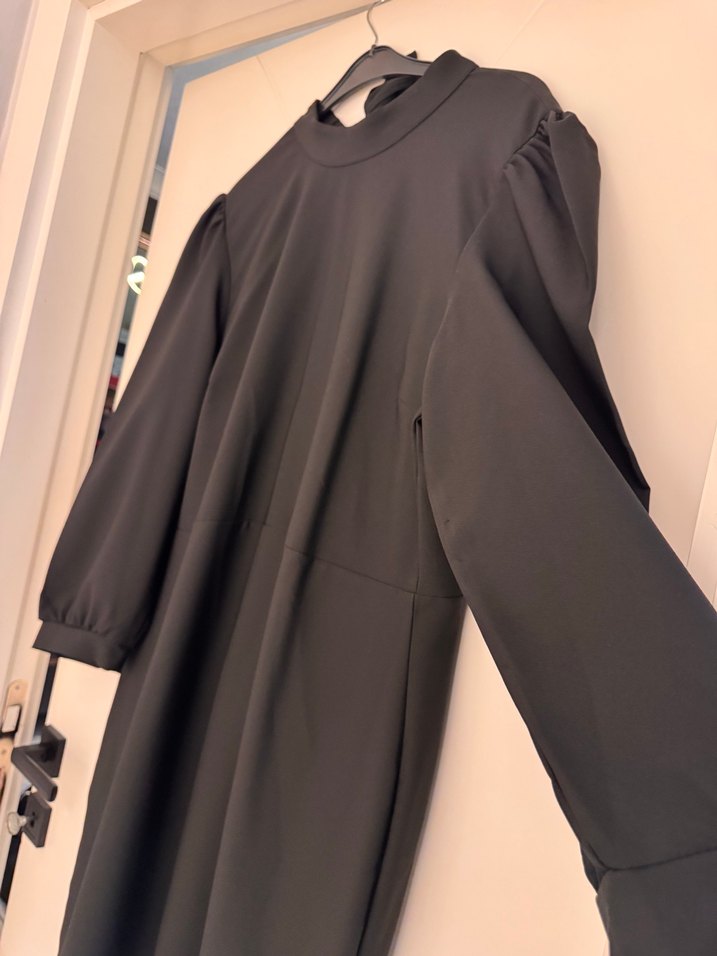 Siyah Midi Boy Yüksek Yakalı Kadın Kaban - Görsel 4