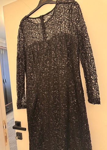 Dantel Detaylı Siyah Uzun Kollu Uzun Abiye Elbise - Görsel 3