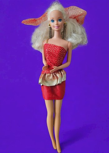 Kırmızı Altın Parıltılı Elbiseli Barbie Bebek 1990'S Mattel