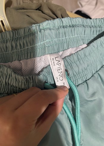 Sarı Gri Kemerli Erkek Mini Şort - Görsel 2