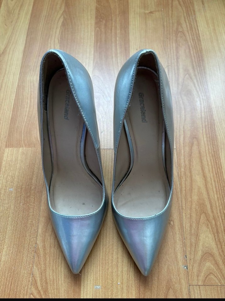 Gri  Parlak Stiletto Topuklu Kadın Ayakkabı - Görsel 2