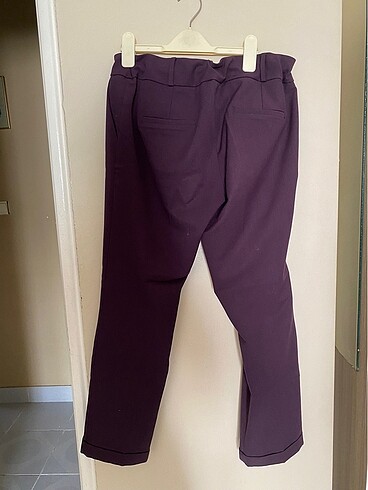 xl Beden mor Renk MÜRDÜM KOYU MOR HAVUÇ PANTOLON ÜTÜ İZLİ OLAN MODEL